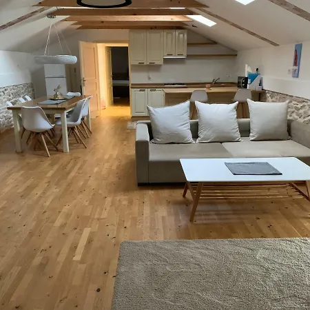 Apartment Plazza Master *